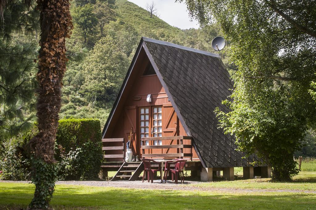 Logis Le Vieux Logis Hotel Lestelle-Bétharram Buitenkant foto