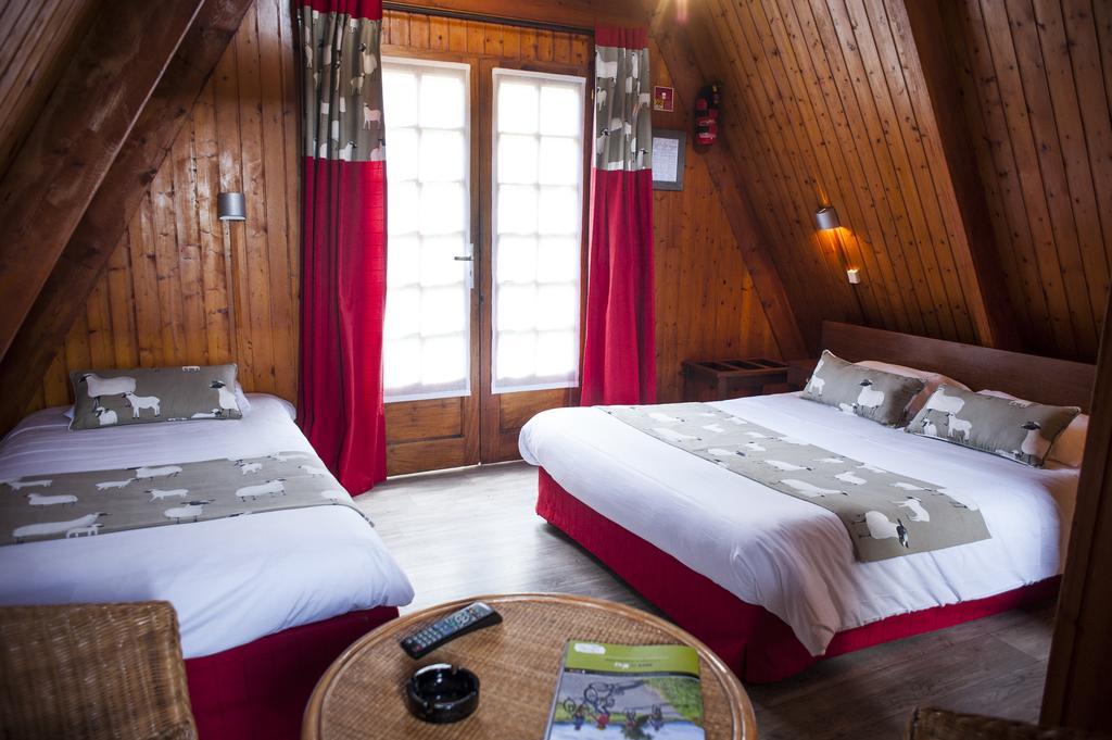 Logis Le Vieux Logis Hotel Lestelle-Bétharram Buitenkant foto