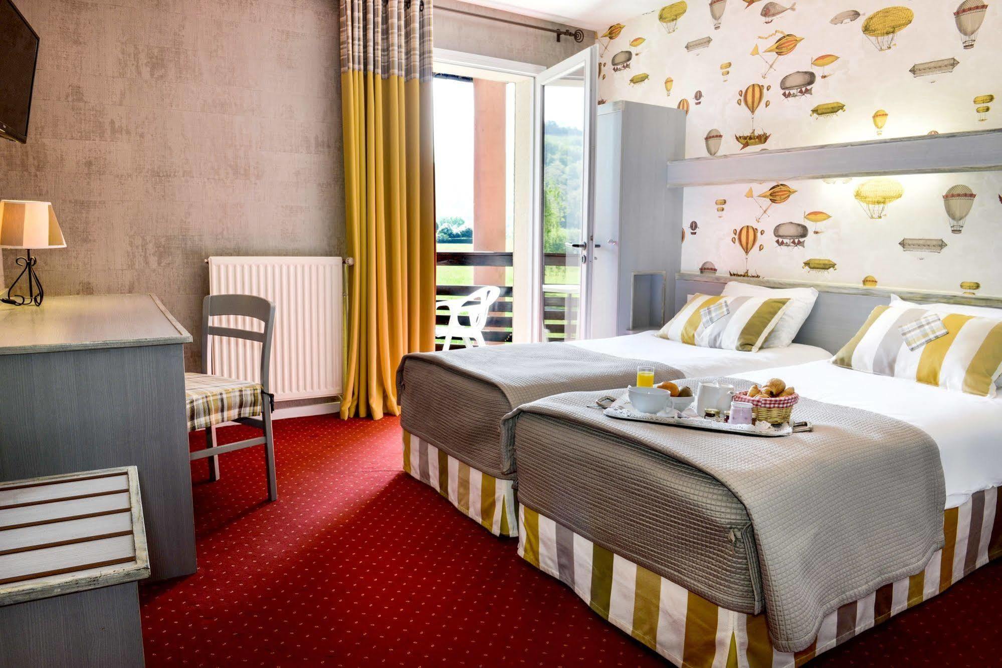 Logis Le Vieux Logis Hotel Lestelle-Bétharram Buitenkant foto