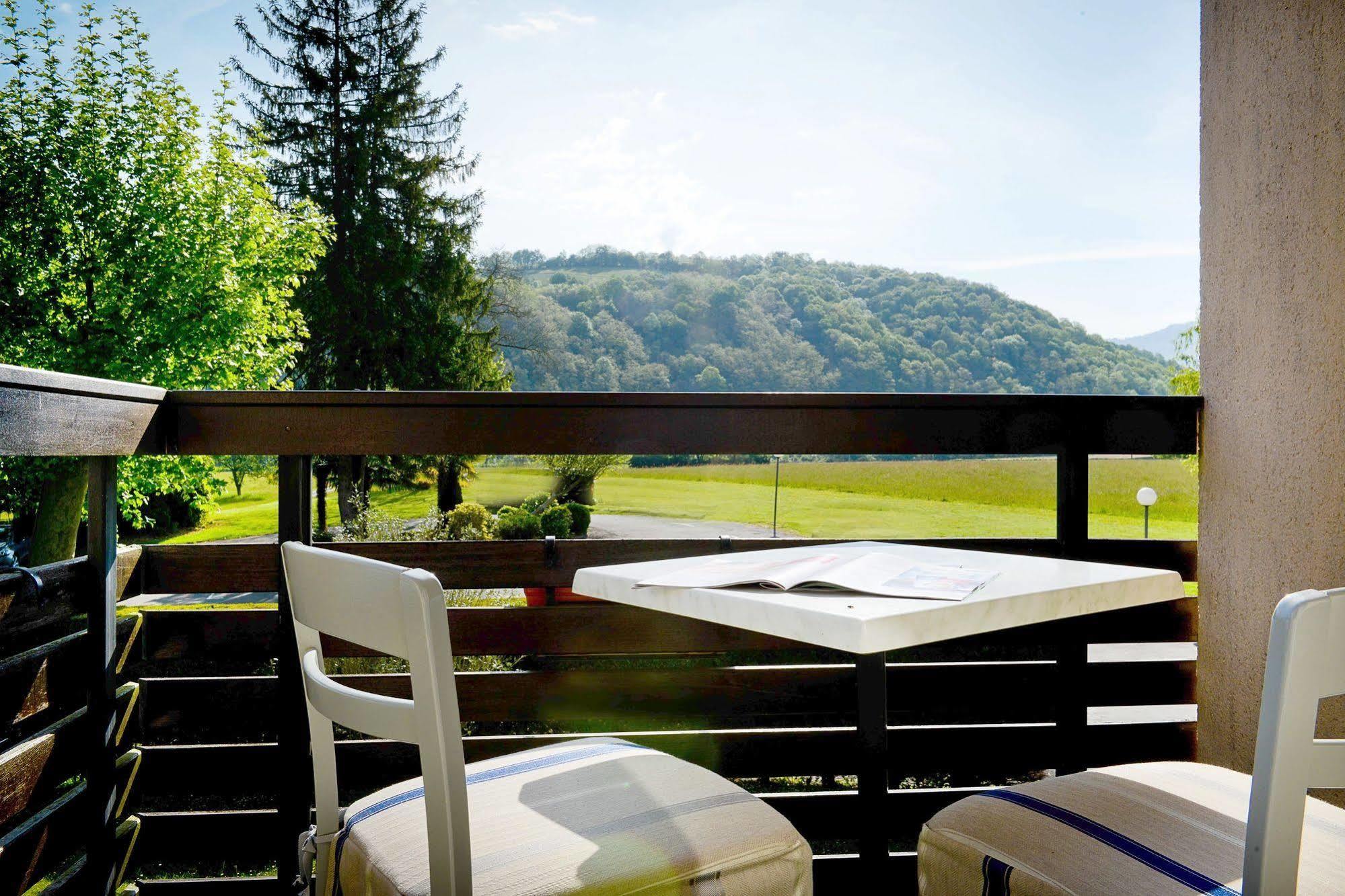 Logis Le Vieux Logis Hotel Lestelle-Bétharram Buitenkant foto
