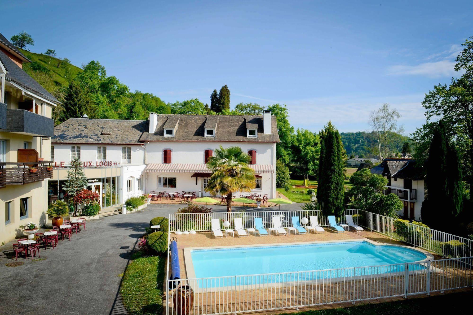 Logis Le Vieux Logis Hotel Lestelle-Bétharram Buitenkant foto
