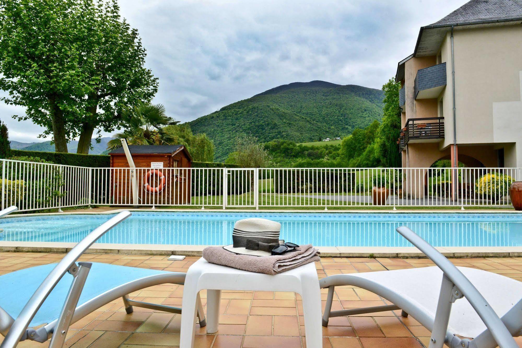 Logis Le Vieux Logis Hotel Lestelle-Bétharram Buitenkant foto
