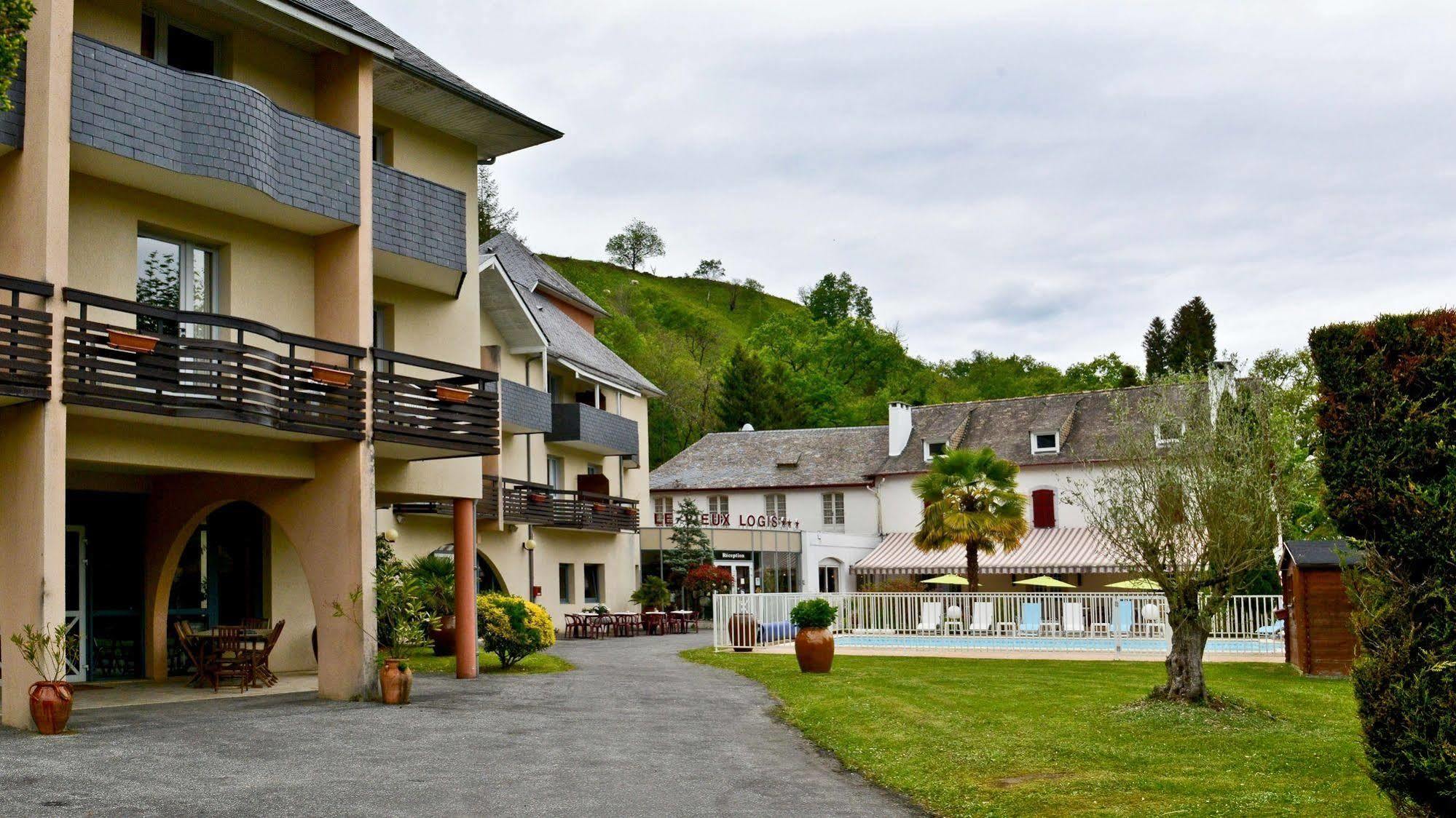 Logis Le Vieux Logis Hotel Lestelle-Bétharram Buitenkant foto